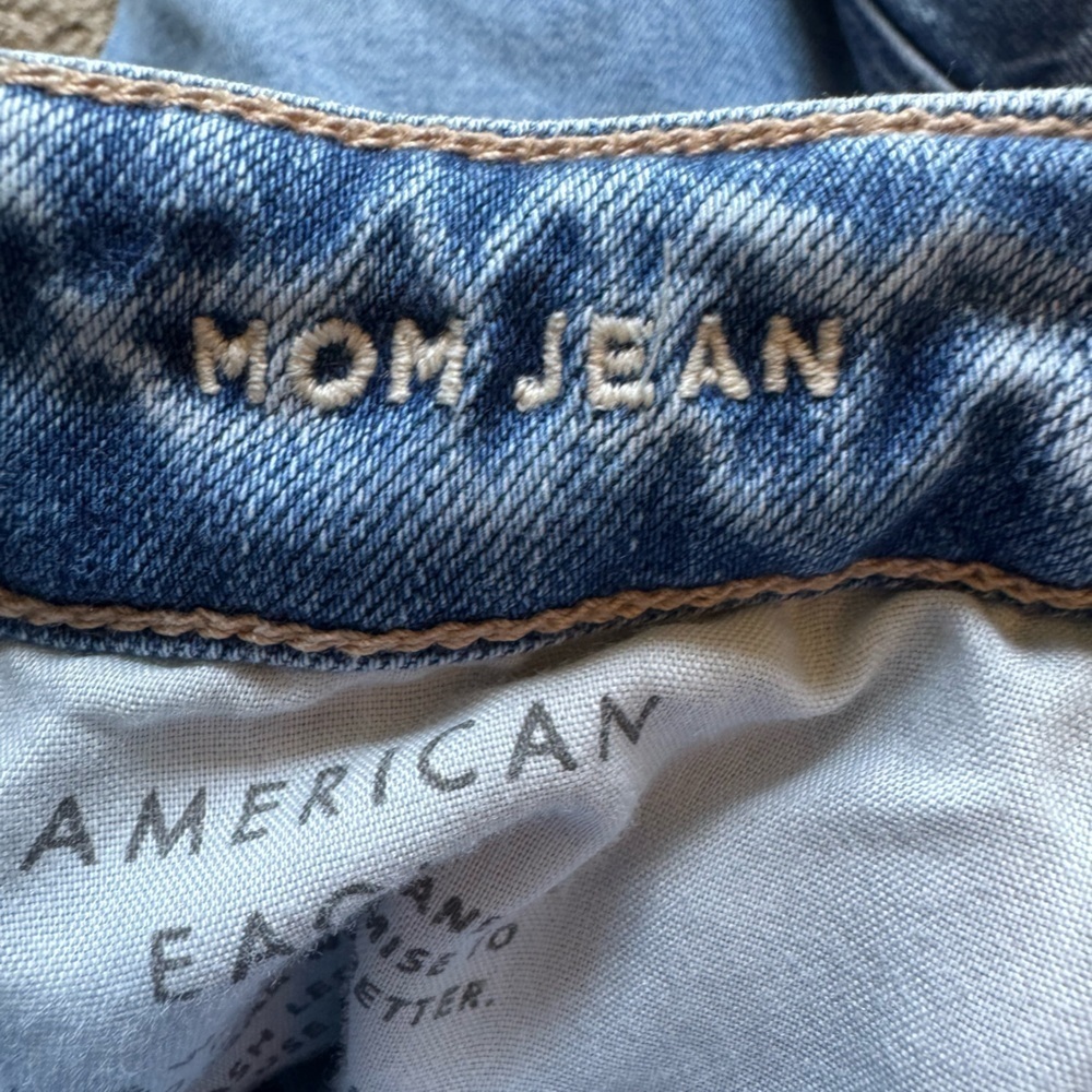 AEO Ripped Mom Jean - Picture 5 of 10